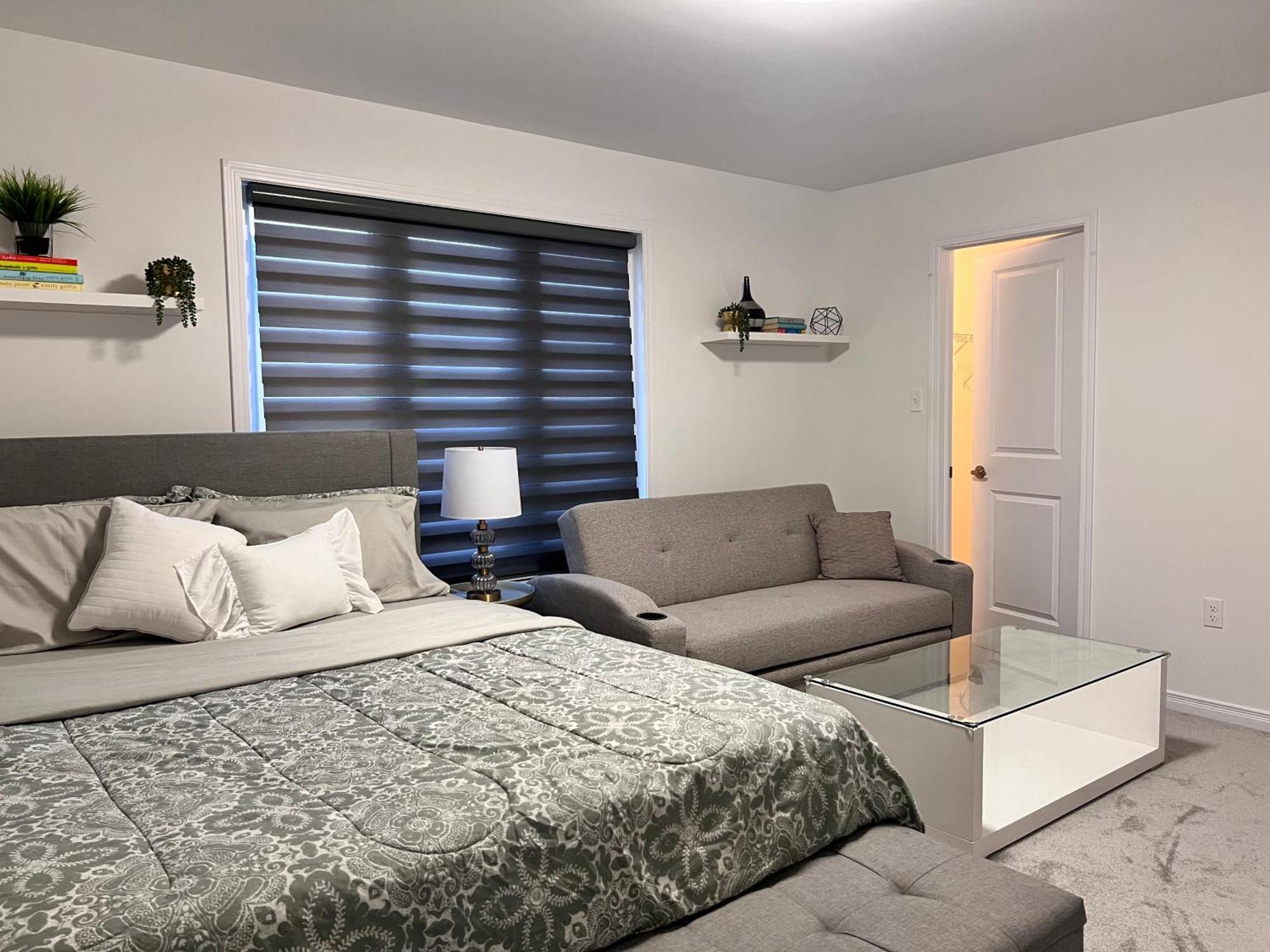 Spacious 4-Bedroom Home, Comfortably Sleeps 10 Barrie Exterior photo